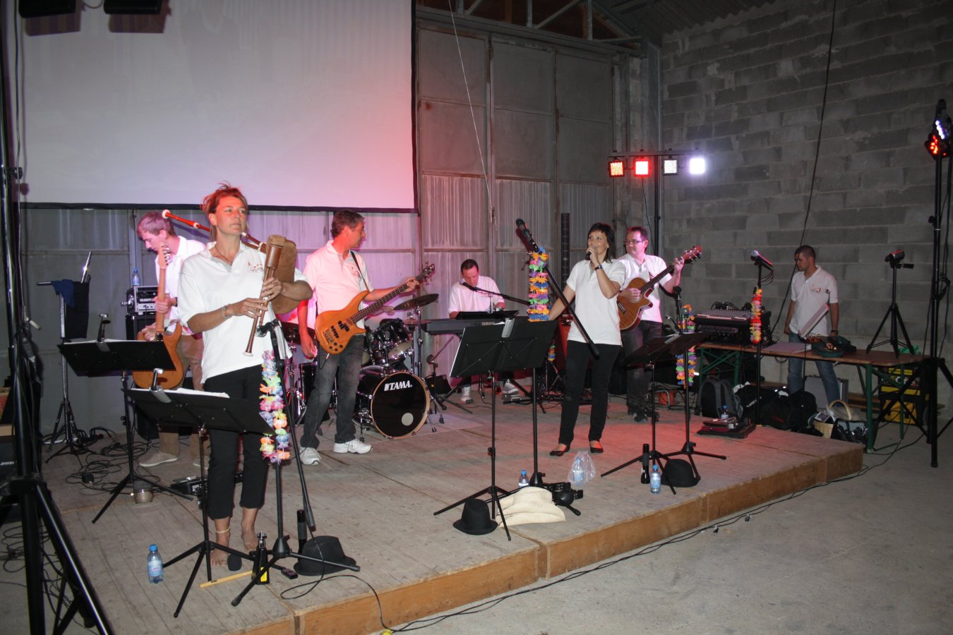 110715_org_diff_vill_talent_59