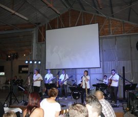 110715_org_diff_vill_talent_66